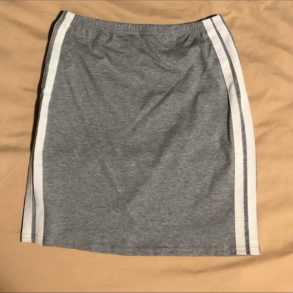 Two piece set - Picture 2 of 2